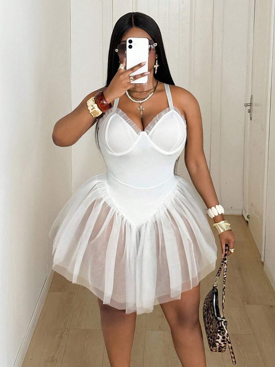 Maweii 大码女装春夏新年白色蕾丝性感镂空系带前卫法式休闲年轻时尚弹力针织百搭舒适打底连衣裙，性感社交活动/假日装扮，黑色正式连衣裙，年轻优雅性感拼接上衣，性感假日/社交装扮，白色衬衫，白色连体裤，白色文胸，修身透视露肩纯色 - 白色 - 查看 1