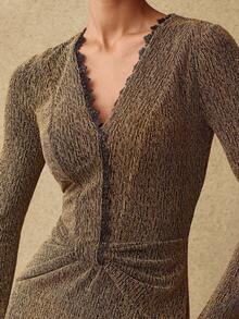 MOTF PREMIUM 女式长袖闪亮对比蕾丝斜裁中长连衣裙 - 黑色和金色 - 查看 2