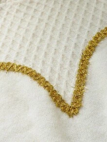 Franclia Eleganter und modischer Pullover für Damen in Weiß mit halbhohem Kragen, Pailletten, gestreiften Schultern, langen Ärmeln, schmaler Taille und Lotusblatt-Saum. Herbst, Winter, Herbstkleidung für Damen, Winterkleidung, Nationalfeiertag, Neujahr, Ausgehen, Oberteile für Damen, Abschluss, elegant, modisch, lässig, Pendeln, Business, Büro, tägliche Freizeit, All-Match-Temperament, urbane Lehrer-Berufskleidung