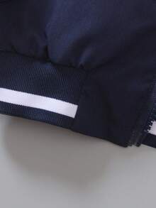 SHEIN Playful Pals Chaqueta reversible con cremallera para niños pequeños con cuello de canalé a rayas de contraste y estampado lindo de oso - Negro - Ver 7