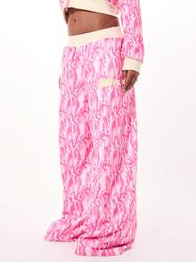 SUMWON WOMEN 超大粉色迷彩宽腿慢跑裤，带星星补丁，女士家居服，宽松休闲街头时尚下装 - 粉色 - 查看 1