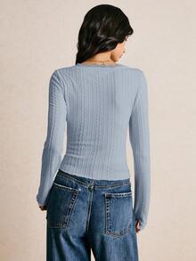 Poéselle Áo thun nữ tay dài cổ chữ V phối ren vá màu trơn thiết kế nút thời trang ôm sát - Màu xanh bụi bặm - Xem 4