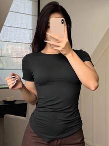 DAZY Kaos Wanita Lengan Panjang Pas Badan dengan Desain Asimetris - Hitam - View 3