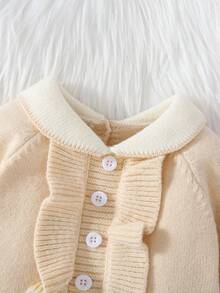 SHEIN Vintaside Kids 女婴针织高领长袖连体衣，秋冬舒适，米色，百搭日常穿着，可爱的荷叶边领口设计，优雅时尚，适合居家、外出、旅行、上学、托儿所 - 杏色 - 查看 7
