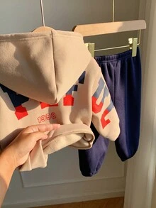 SHEIN Set de 2 piezas Chándal de niño bebé con sudadera con capucha y pantalones con gráfico de letras grandes para otoño/invierno - Multicolor - Ver 7