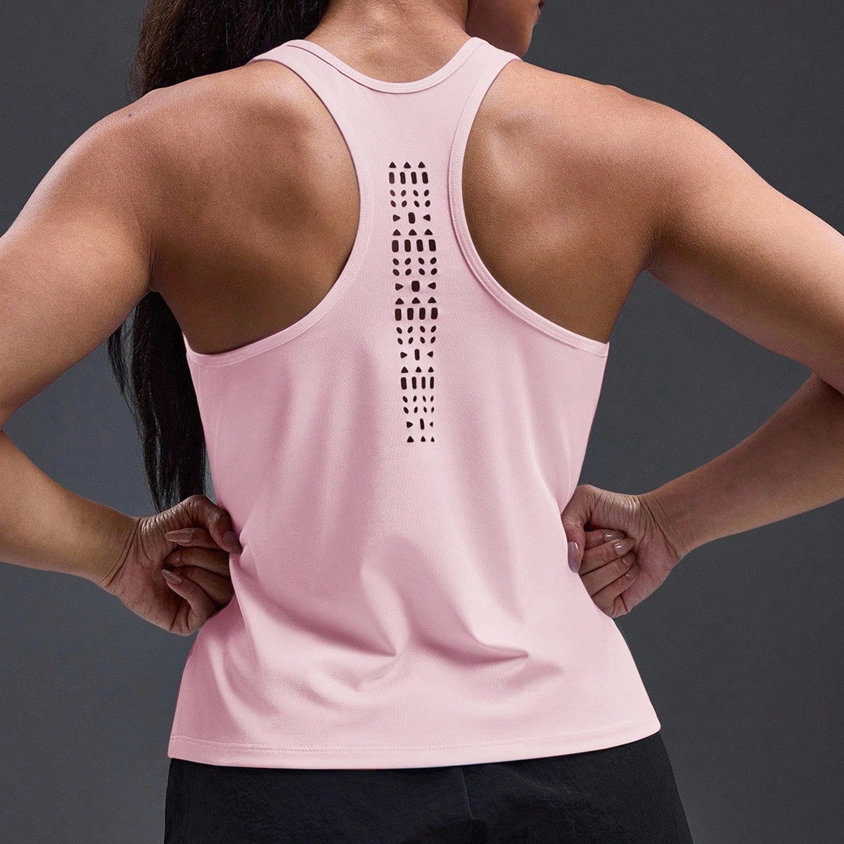 Top tank deportivo con estampado de letra de espalda nadadora