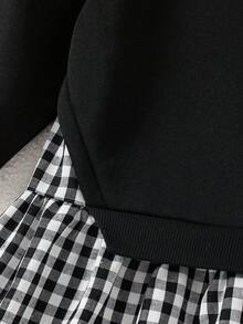 SHEIN 女童优雅黑白格子针织长袖连衣裙，秋冬格子女童两件套连衣裙，黑色两件套女童黑白连衣裙，秋冬女童两件套连衣裙，女童套装，格子裙，春秋法式连衣裙，秋冬女童连衣裙，女童格子裙，儿童黑色裙子，女童黑色长袖卫衣，适合上学穿着，女童黑色休闲卫衣上衣，适合儿童日常穿着，女童黑色蓬蓬裙