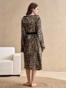 EverLounge 豹纹裹身长袖性感时尚女式睡袍，蓬松柔软 - 彩色 - 查看 2