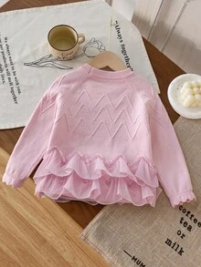 SHEIN 甜美公主风女童粉色针织毛衣，精致波浪纹样搭配网纱荷叶边下摆，温柔可爱，是秋冬季叠穿的理想之选，适合家庭聚会、万圣节、新年、感恩节、圣诞节等场合。这款毛衣是女童秋冬装的必备单品，粉色长袖设计，适合小女孩穿着。 - 粉色 - 查看 2
