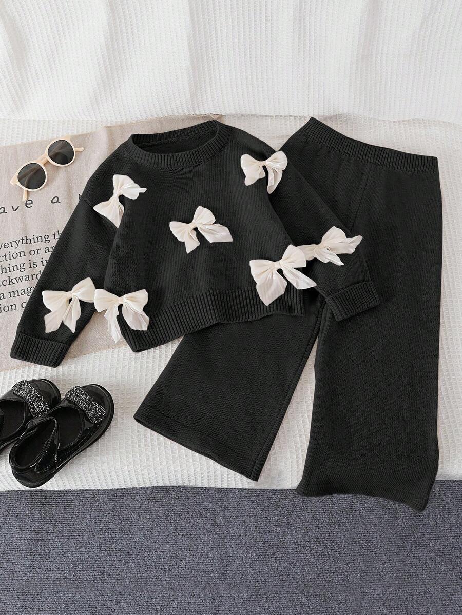 SHEIN Playful Pals 少女时尚甜美蝴蝶结针织毛衣搭配休闲直筒裤,适合居家、外出、聚会、返校 - 黑色 - 查看 1