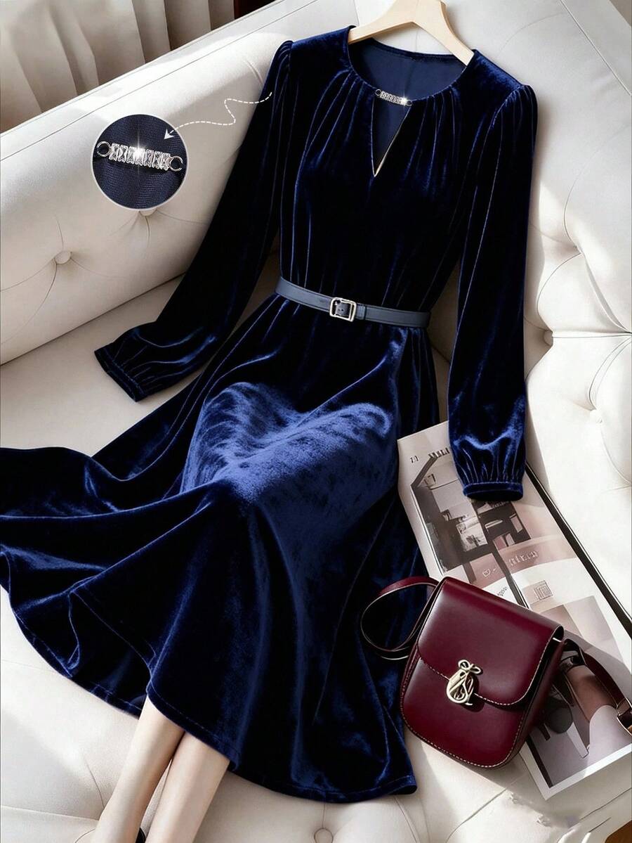 GlowEve Women's Velvet Round Neck Rhinestone Chain Waist A-Line Elegant Dress, Suitable For Daily Commute, Business, French Romantic Date, Party, Christmas, Autumn/Winter, Navy Blue Long Sleeve - Navy Blue - View 1