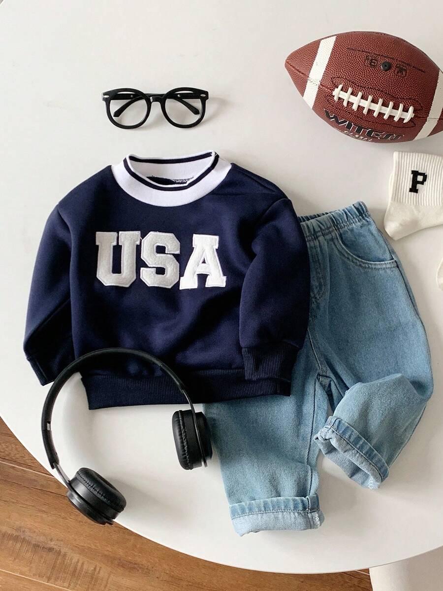 SHEIN 2 件婴儿男童/女童休闲运动套装:蓝色字母印花连帽衫和蓝色牛仔长裤,适合秋冬季室内、户外、日常、运动、玩耍、派对、拍照、假日、节日、狂欢 - 彩色 - 查看 1