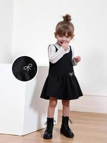 Maija Kids Maija Kids 2 件套年轻女孩经典时尚百搭派对休闲优雅简约白色立领蕾丝长袖 T 恤搭配黑色粗花呢无袖连衣裙饰有金属蝴蝶结饰边