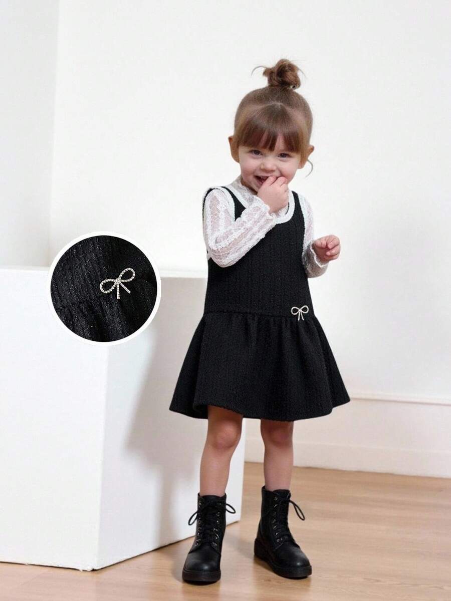 Maija Kids Maija Kids 2 件套年轻女孩经典时尚百搭派对休闲优雅简约白色立领蕾丝长袖 T 恤搭配黑色粗花呢无袖连衣裙饰有金属蝴蝶结饰边