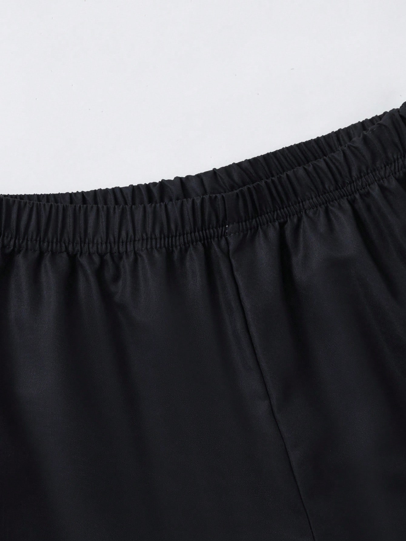 SHEIN ChillGRL طقم تي شيرت مطبوع بالفيونكة وبنطلون...