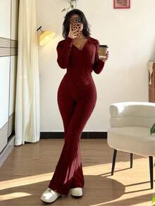 SHEIN PETITE 2 件套女式休闲连帽运动衫，带口袋和罗纹喇叭裤套装，适合日常穿着，秋冬 - 酒紅色 - 查看 7