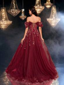 Glamrae Đầm maxi trễ vai xẻ cao, sang trọng, thanh lịch với ren thêu 3D tinh tế và đuôi dài, thích hợp cho đám cưới, sự kiện, tiệc tùng, kỳ nghỉ, dạ hội, các dịp trang trọng (thêu cầu kỳ), Ngày Valentine. - Màu Đỏ Sâu - Xem 2