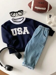 SHEIN 2 件婴儿男童/女童休闲运动套装：蓝色字母印花连帽衫和蓝色牛仔长裤，适合秋冬季室内、户外、日常、运动、玩耍、派对、拍照、假日、节日、狂欢 - 彩色 - 查看 9