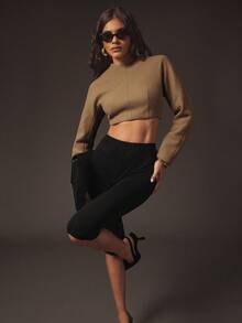 Hauture Blusa de mujer para oficina con cuello alto, espalda descubierta y cierre de metal dorado elegante para uso casual y de negocios - Marrón - Ver 2