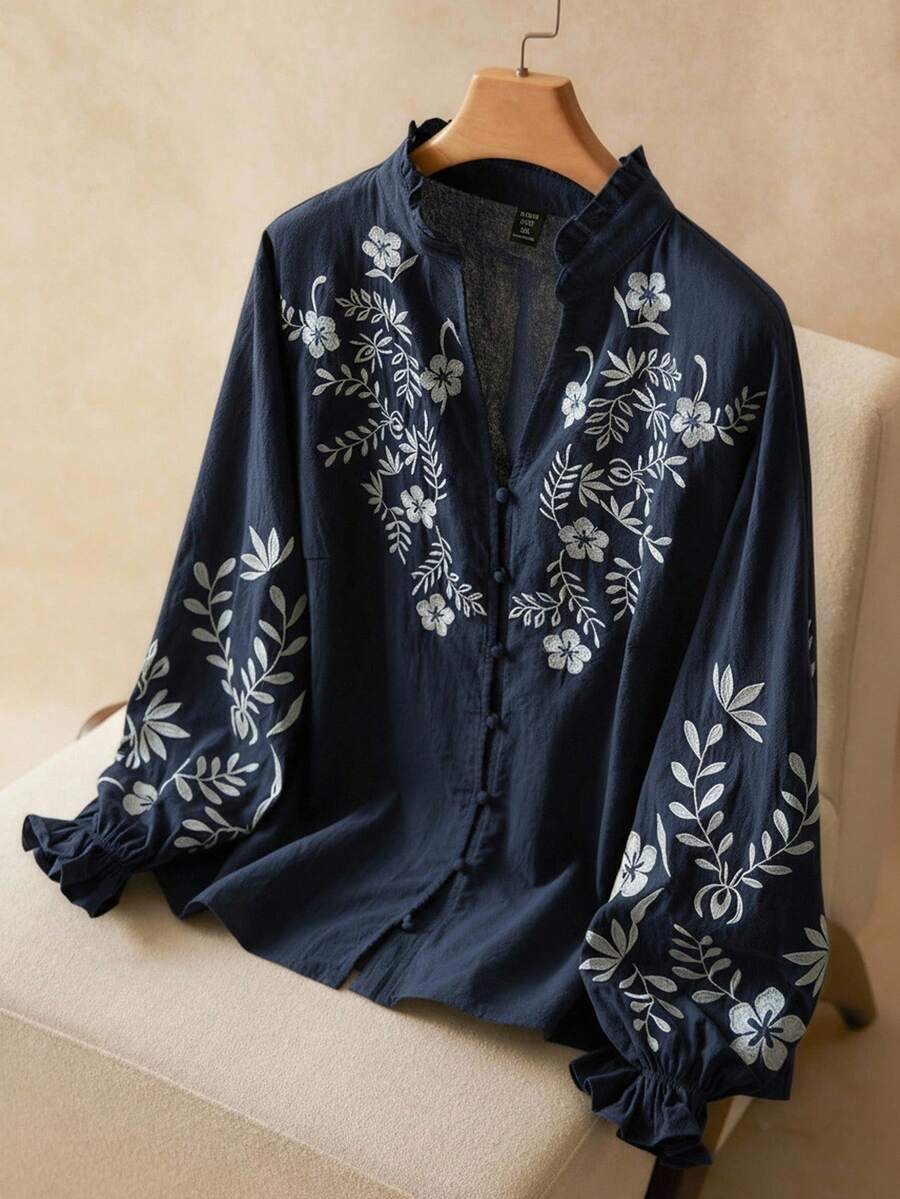 SHEIN Elaquor 大码花卉刺绣镂空领休闲度假衬衫