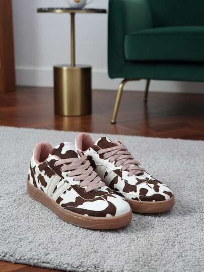 Tenis casuales de mujer estampado de vaca sneakers zapatillas de piso suela antideslizante acojinadas tenis de deporte para gym gimnacio escuela casuales tenis con estampado tenis de dama woman shoes zapatos Willows minas del rey  zapatos
