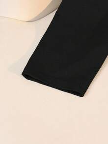 少女圣诞睡衣套装 - 姜饼印花牛奶丝黑色长袖上衣和格子宽松舒适裤，两件套圣诞主题服装 - 黑色 - 查看 3