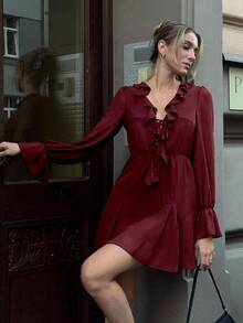 Pariaura Váy trơn cổ chữ V tối giản thanh lịch dành cho nữ - Màu Đỏ Sâu - Xem 3