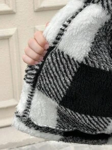 SHEIN 青少年女孩休闲学院风双面泰迪羊毛格子领扣式长袖短款厚夹克，女童夹克秋冬女装 - 黑與白 - 查看 11