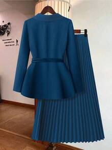 DreamSkyne 大码女式纯色长袖西装外套和百褶中裙套装 - 藏蓝色 - 查看 2