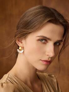 MOTF PREMIUM 女士耳钉 - 金黃色 - 查看 4