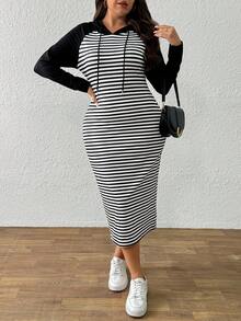 SHEIN Váy kẻ sọc chắp vá màu trơn cỡ lớn cho nữ tay áo raglan có dây rút thường ngày có mũ trùm đầu - màu đen - Xem 5