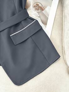 GlowEve CURVE Áo khoác blazer không tay dành cho nữ cỡ lớn, kiểu dáng thường ngày/công sở, cổ ve lật và thiết kế có thắt lưng. - Màu Xám nhạt - Xem 4