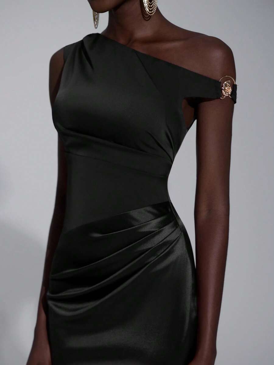 Elitara Vestido de cola de pez con decoración de hebilla metálica, hombro asimétrico, satén con brillo metálico burdeos y parches, adecuado para bodas, eventos formales, dama de honor - Negro - Ver 1