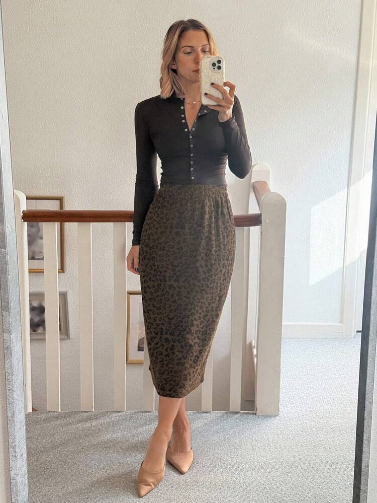 Women's Elastic Waist Leopard Print Casual Straight Skirt