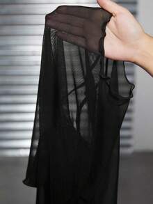 SHEIN ICON Women's Eyes And Lips Printed Cropped Black Top - Black - View 7