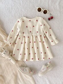 SHEIN Playful Pals 1 件女婴可爱樱桃印花连衣裙，韩版圆领长袖腰系带纽扣前短裙，3D 蝴蝶结设计，甜美时尚水果印花泡泡袖娃娃裙，适合春秋季休闲外出、旅行、生日派对 - 杏色 - 查看 2