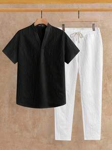 Manfinity NXTstreet 2pcs/Set Men's Loose Letter Embossed Notch Collar Short Sleeve Top And Pants Casual Outfit, Cozy Outfits - Multicolor - View 1