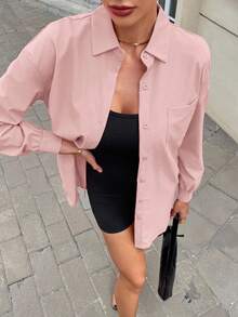 SHEIN Frenchy 女士 Y2K 街头服饰两件套：超大号粉色纽扣衬衫和修身黑色连体衣 - 适合机场旅行的运动休闲装，夏季休闲返校装 - 粉色 - 查看 5
