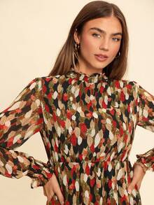 Coeurva 满版印花荷叶边袖荷叶边下摆褶皱领褶裥连衣裙 - 綠色 - 查看 4