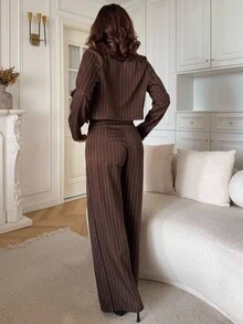 DAZY 女士休闲条纹短款西装外套和阔腿裤套装，秋季商务装 - 棕色 - 查看 2