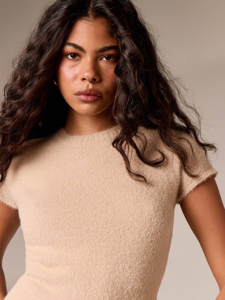 Fluffy Knit Cropped Sweater With Short Sleeves And Ribbed Texture