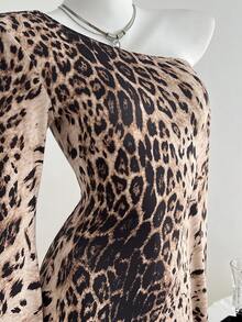 SHEIN Unity 1 pieza Vestido casual vintage de mujer con estampado de leopardo degradado, manga acampanada y bajo asimétrico, adecuado para salir, citas y fiestas en otoño/invierno - Multicolor - Ver 5