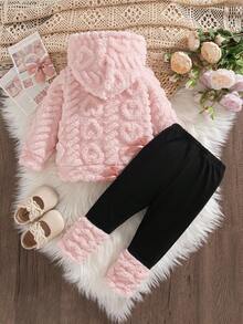 SHEIN 2 件套女婴冬季新款服装套装，毛绒心形提花长袖连帽运动衫，蝴蝶结装饰，修身裤子，毛茸茸下摆拼色，休闲时尚家居服和通勤套装 - 粉色 - 查看 2