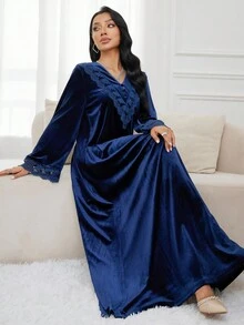 Al Najma 女式纯色V领蕾丝拼接优雅长袖阿拉伯风连衣裙 - 藍色 - 查看 1