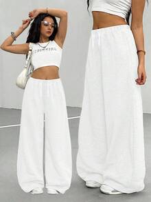 SHEIN 少女秋冬必备单品！直筒裤，采用优质卫衣面料，柔软舒适。直筒剪裁修饰腿型，时尚百搭，整个冬天都温暖舒适，是秋冬的理想之选。 - 白色 - 查看 4