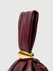 SHEIN BAE 1 件纯色 PU 皮革手提包，酒红色锚图案装饰，褶皱迷你云朵造型，金属配件拉链开合，适合日常和外出使用，时尚酒红色包 - 酒紅色 - 查看 5