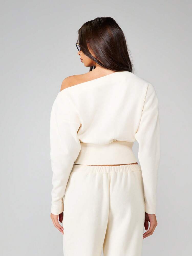 MISSGUIDED Off Shoulder Crop Top Long Sleeve Knit Sweater Cropped Pullover Winter Fall Casual Loungewear Cozy Classic Basic Minimalist Fitted