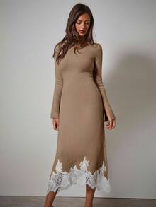 COSMINA 女式优雅喇叭袖不对称下摆蕾丝拼布毛衣裙，秋冬 - 卡其色 - 查看 4