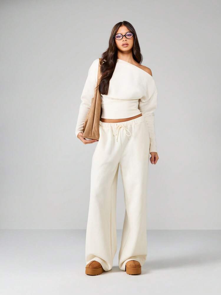 MISSGUIDED Off Shoulder Crop Top Long Sleeve Knit Sweater Cropped Pullover Winter Fall Casual Loungewear Cozy Classic Basic Minimalist Fitted