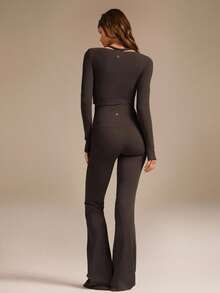 GLOWMODE 修身保暖短款长袖上衣，带拇指孔，可拆卸衬垫，瑜伽日常运动服，吸汗排汗 - 巧克力棕 - 查看 9